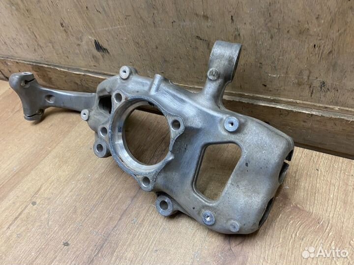 Кулак поворотный передний правый Audi A6 C8 2018+