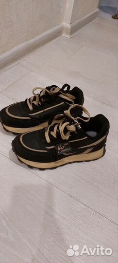 Кроссовки женские 37 размер бу