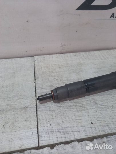 Топливная форсунка Mitsubishi Pajero 4