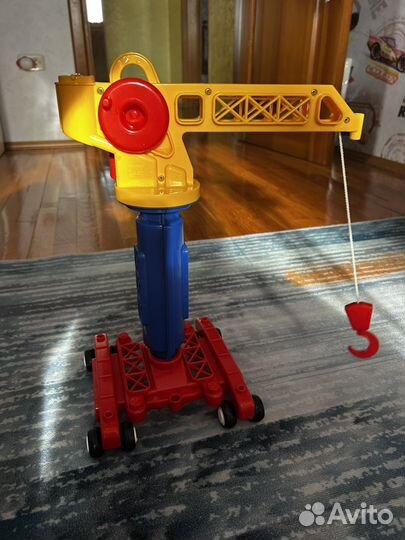 Подъемный кран игрушка