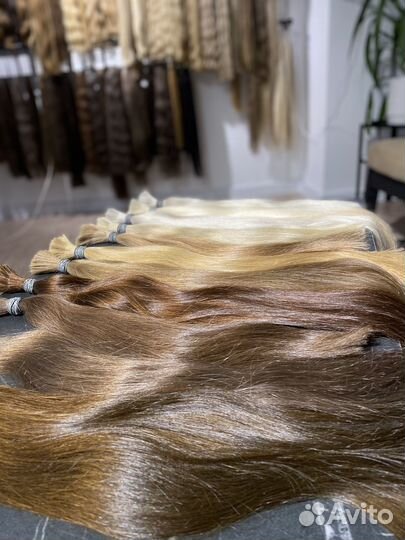 Модель на наращивание волос