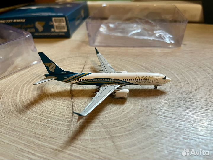 Boeing 737-8 OmanAir 1:400