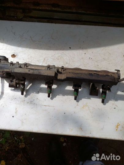 Топливная рампа Ford focus 2. 1.6л. 100л.с