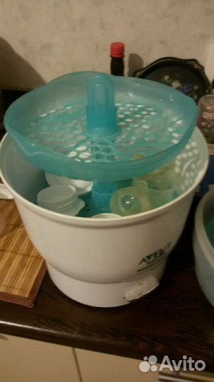 Стерилизатор на 6 бут Avent и молокоотсос Avent