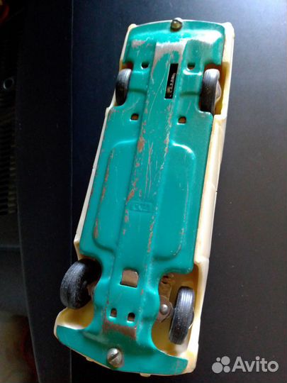 Машинка Чайка газ-13, игрушка из СССР