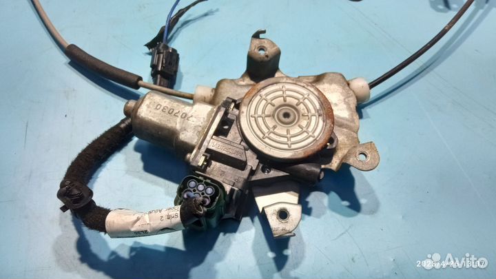 Стеклоподъёмник передний правый Nissan Almera G15