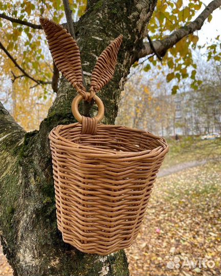 Корзина плетеная из бумажной лозы