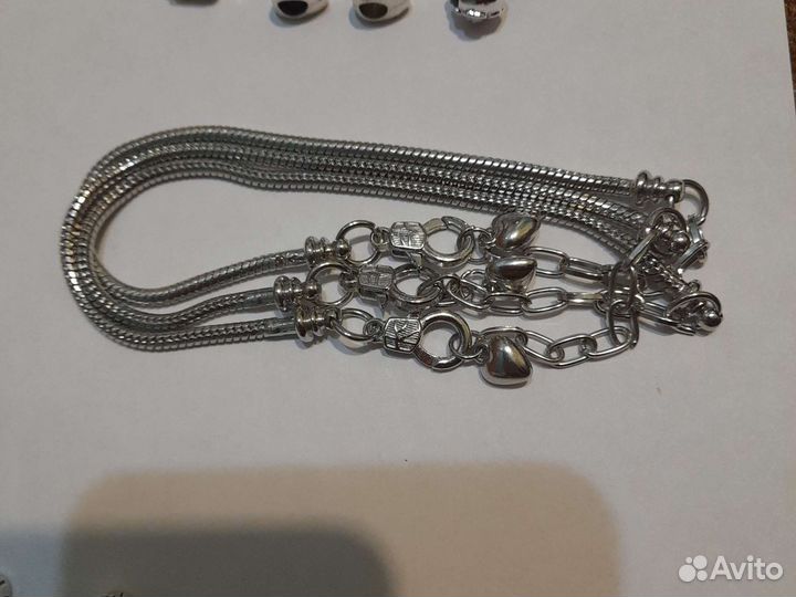 Самодельные браслеты,ожерелье