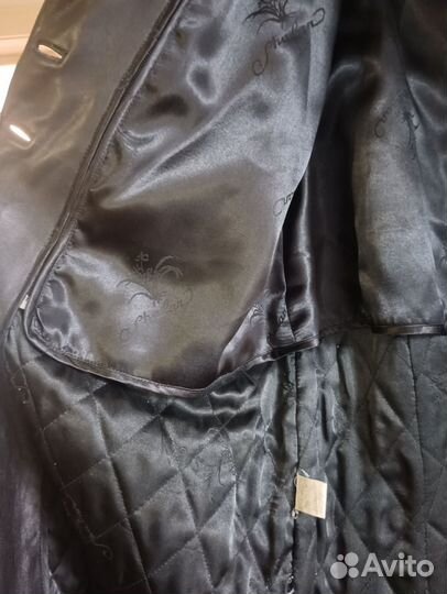 Пальто кожаное с меховым воротником