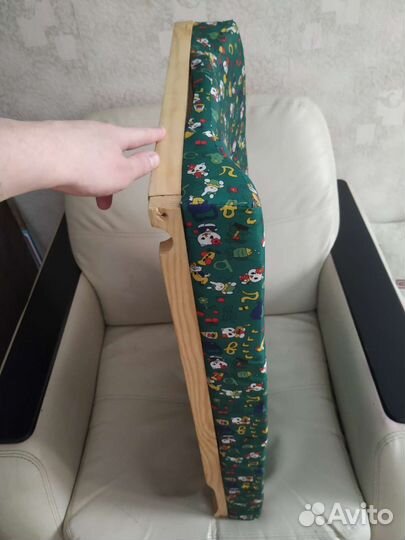 Пеленальная доска на кроватку