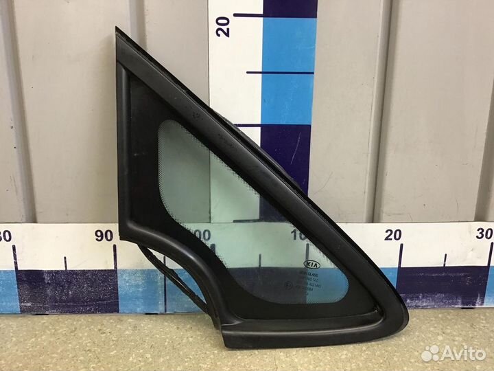 Стекло кузовное глухое правое Kia Ceed 2012-2018