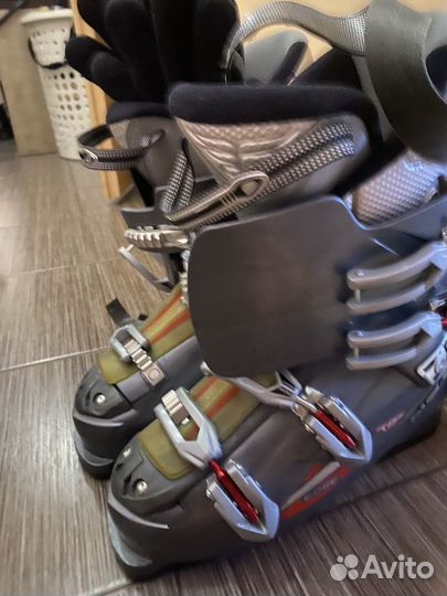 Горные лыжи, шлем, ботинки