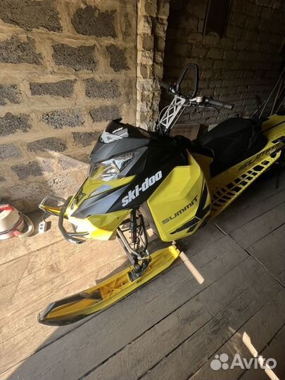 BRP summit X - T3 154