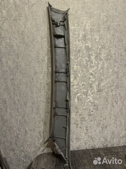 Обшивка передней правой стойки Nissan Qashqai J10