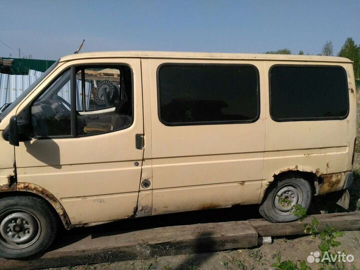 Ford Transit 2.0 МТ, 1989, битый, 230 000 км