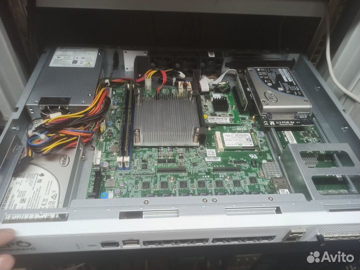 Универсальные Серверы:апкш, шлюз безопасности, NAS