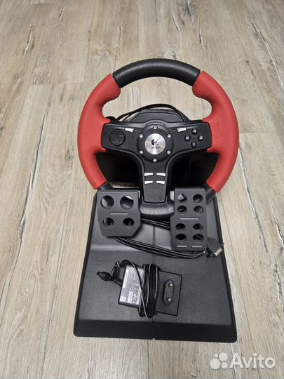Игровой руль с педалями logitech