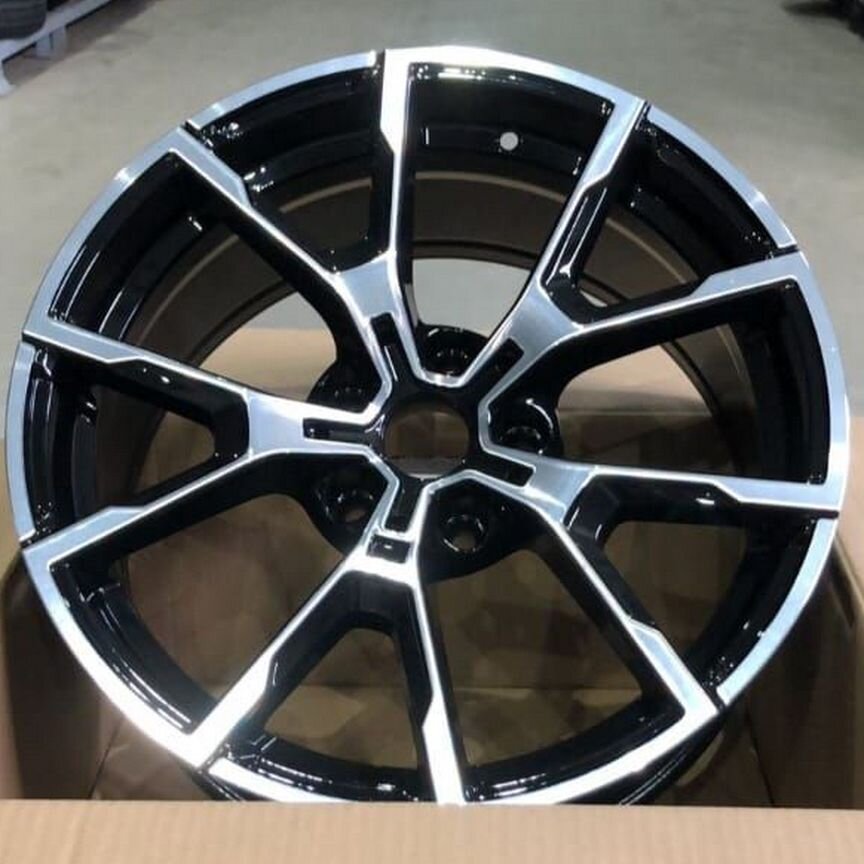 Литые диски FR Replica B5601 8×R18 5×120