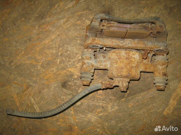 Суппорт передний правый Kia Picanto 1