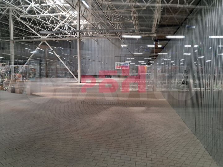 Торговое помещение 1300 кв.м в ТЦ