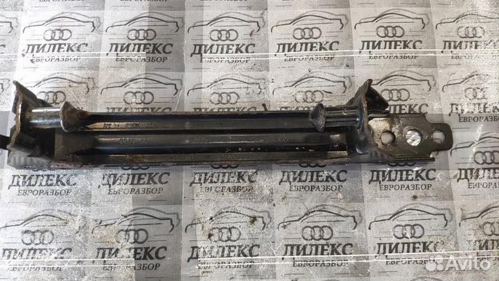 Кронштейн глушителя VW Jetta 2005-2011