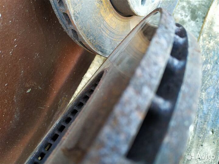 Тормозные диски переднее Audi A3 8P 1.8 CDA 2009