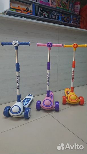 Самокат Luxmom YL-616