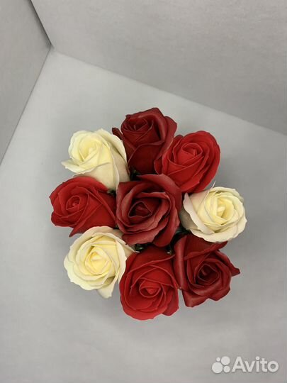 Маленький букет из мыльных роз