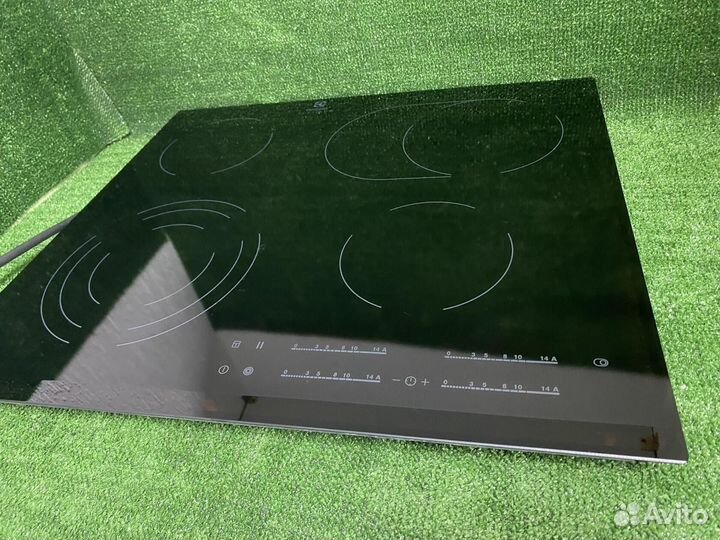 Электрическая варочная поверхность Electrolux EHF9