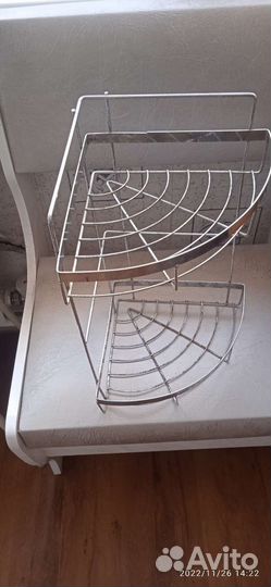 В ванную полочка металл