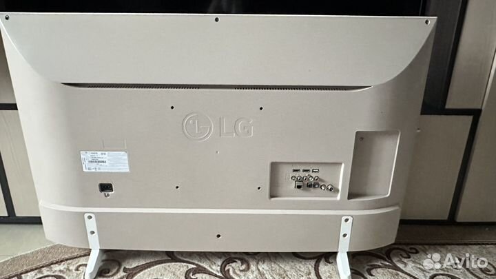 Телевизор LG 42UH619V на запчасти
