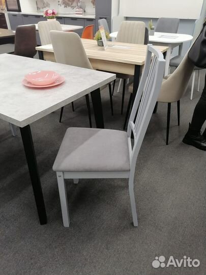 Стол обеденный