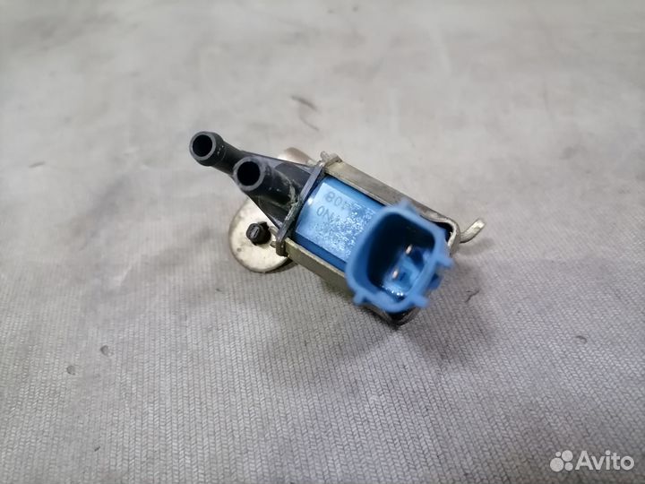 Электромагнитный клапан Nissan Wingroad Y11 2002