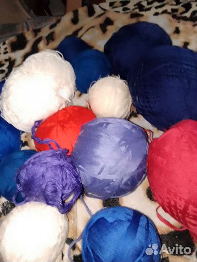 Пряжа, пуговицы. монетки