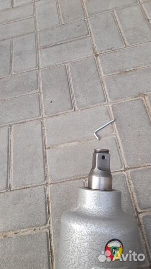 Гайковерт пневматический