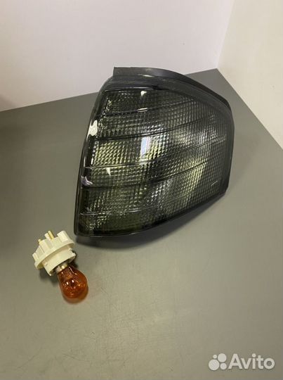 Поворотник Mercedes Benz w202