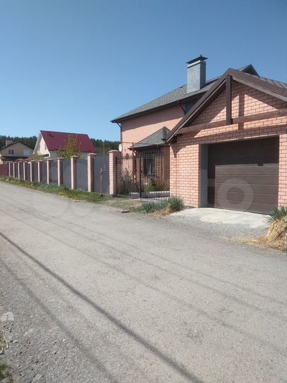 Коттедж 166 м² на участке 10 сот.