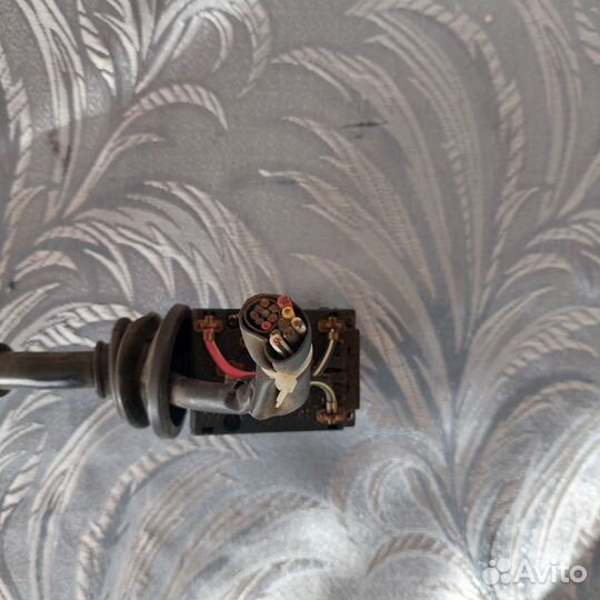 Подрулевой переключатель экскаватора