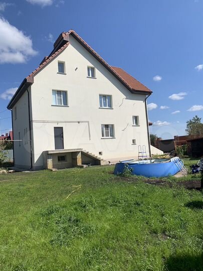 Коттедж 350 м² на участке 10 сот.