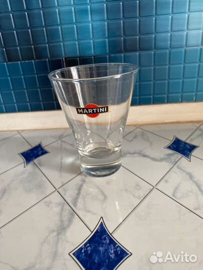 Стакан с надписью Мартини