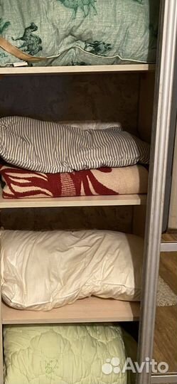 Одеяла, подушки, ковры, дорожка ковровые б/у