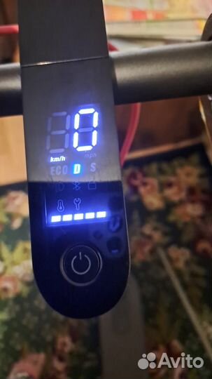 Продаю электросамокат Xiaomi