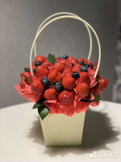 Сладкий подарок, букеты из конфет, сухофруктов