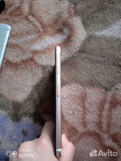 Телефон iPhone 6s