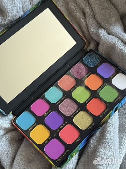 Палетка теней revolution