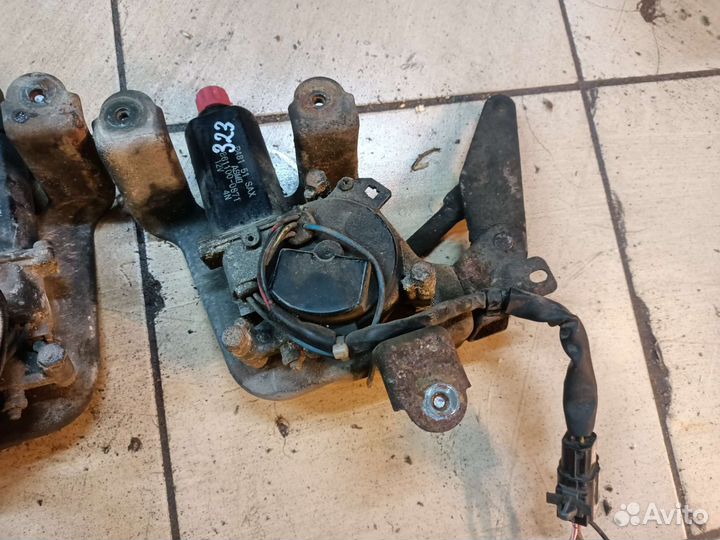 Механизм поднятия фар Mazda 323 BG