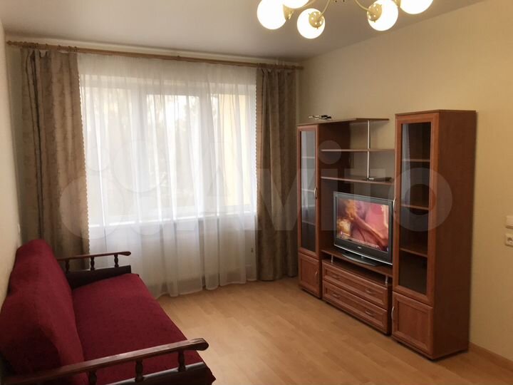 1-к. квартира, 38 м², 4/10 эт.