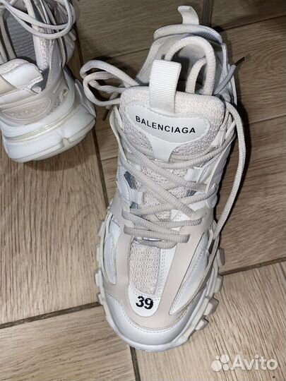 Balenciaga track