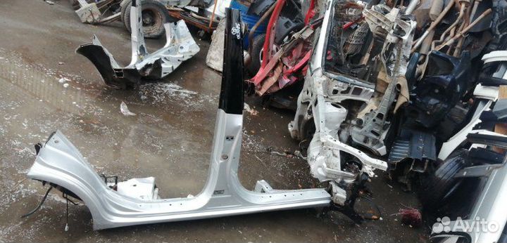 Порог кузовной правый Toyota Corolla Spacio AE111