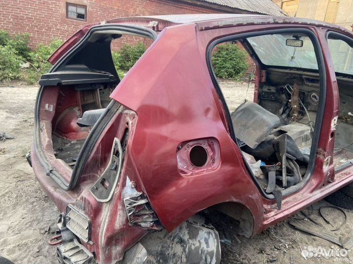 Крыло (четверть) заднее правое Renault Sandero